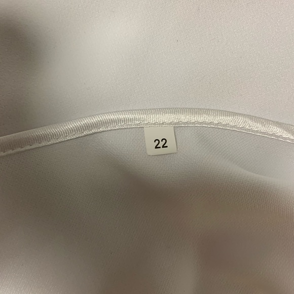 Skirt and shirt - Picture 3 of 6